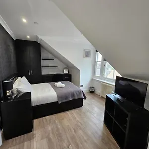 Homestay Luxury Double With Private Bathroom, Edinburgh